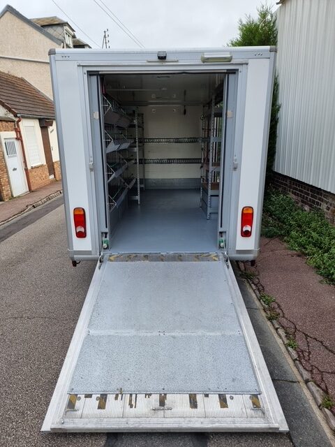 Camion 20M3 avec Hayon – Image 4